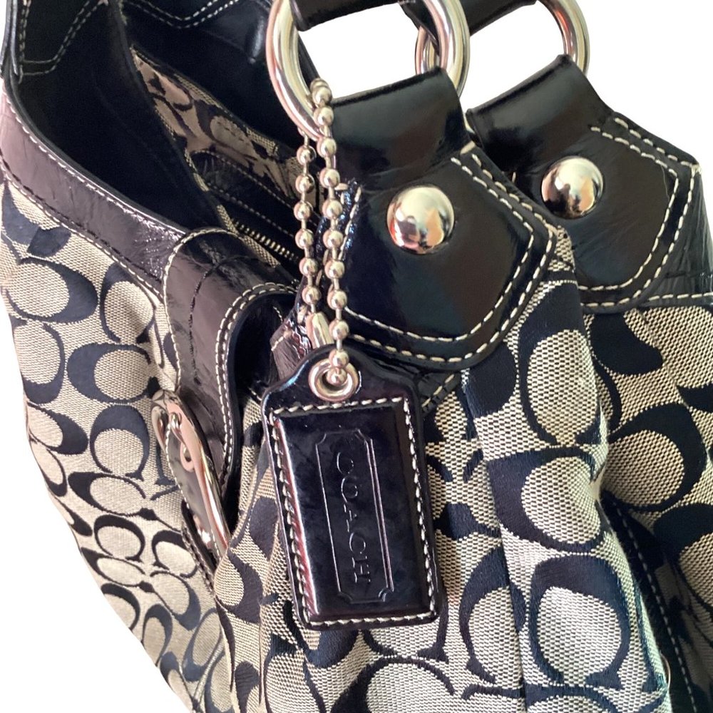Coach Lynn Hobo Shoulder Signature Purse Bag - Picture 4 of 17